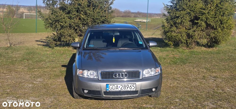 Audi A4 Limousine - 1