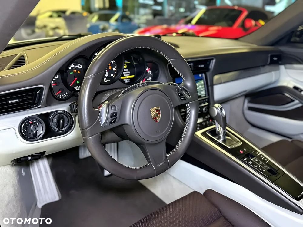 Porsche 911 Carrera 4S PDK - 11