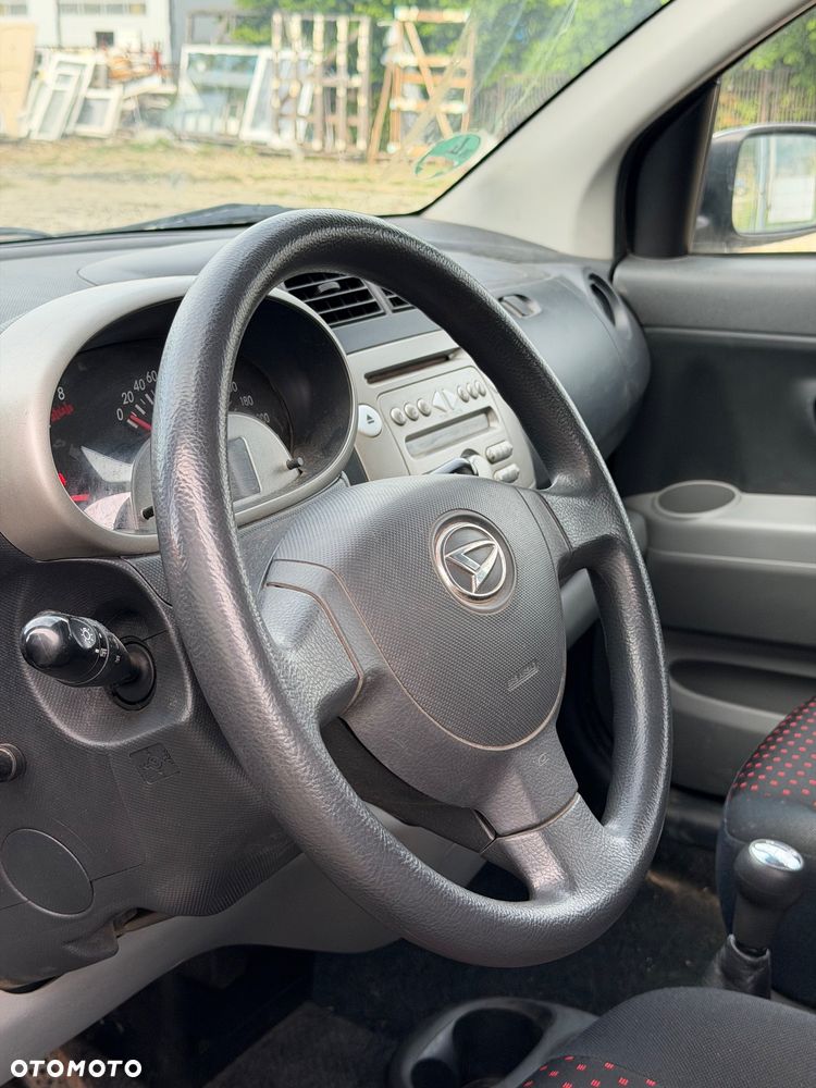 Daihatsu Sirion 1.5 - 12