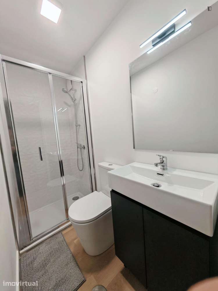 Quarto - localizado em Sé de Braga e São Lázaro Braga - Grande imagem: 2/10