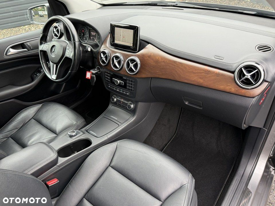 Mercedes-Benz Klasa B 180 (BlueEFFICIENCY) 7G-DCT - 29