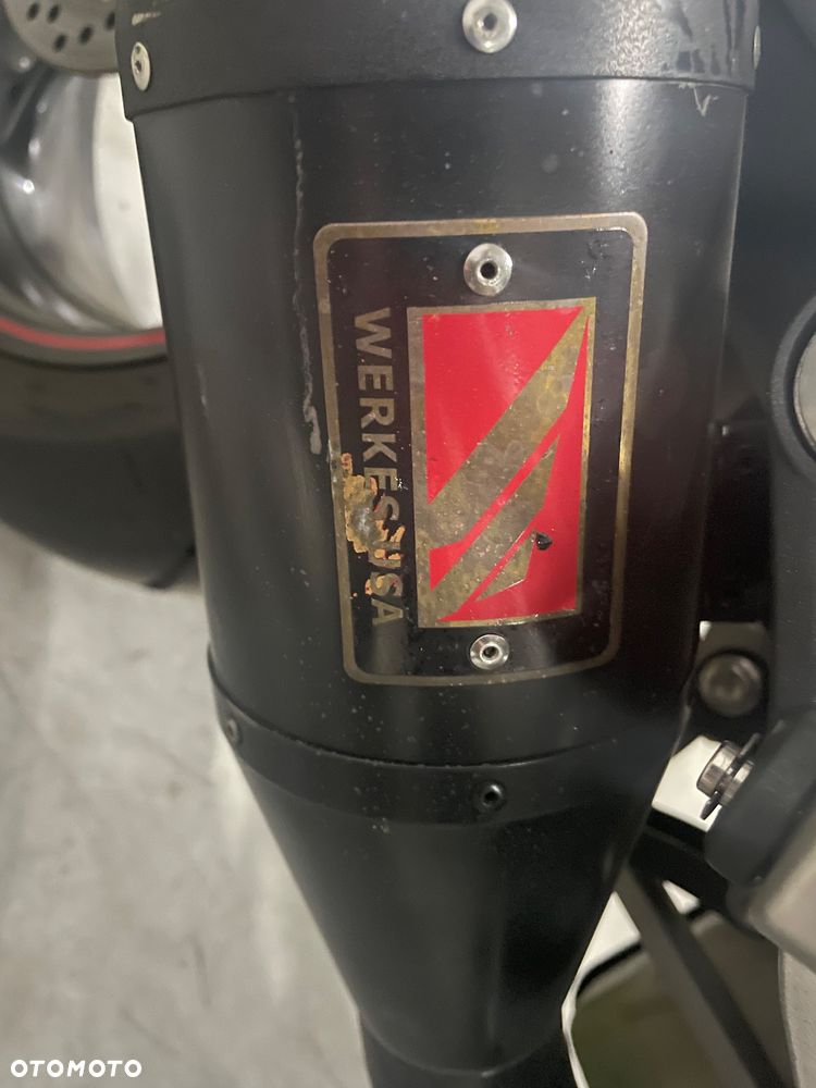 Triumph Street Triple - 6