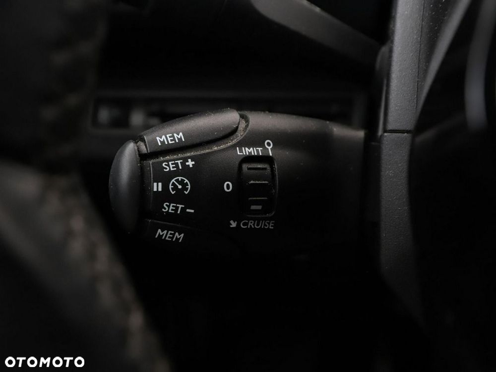 Peugeot 3008 1.6 BlueHDi Allure S&S - 35