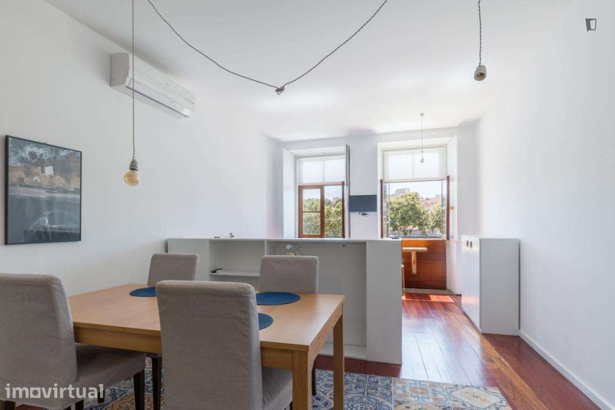 Apartamento com 1 quartos - localizado em São Nicolau Porto - Grande imagem: 2/14