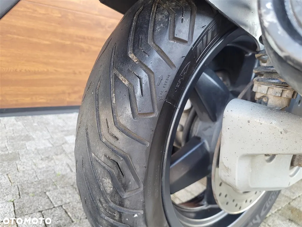 Yamaha X-max - 27