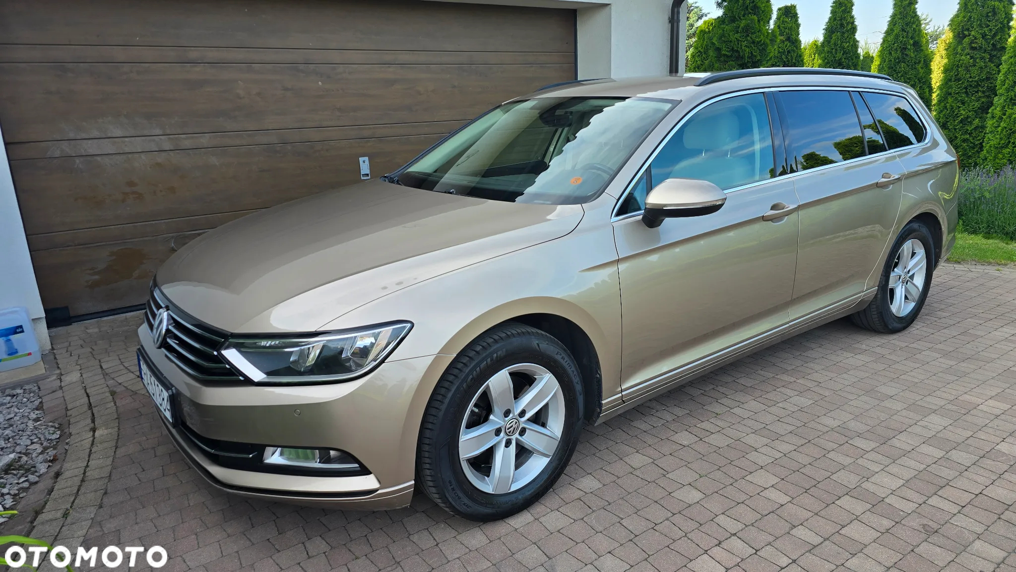 Volkswagen Passat - 4