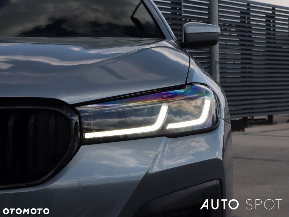 BMW Seria 5 540i xDrive mHEV M Sport sport - 15