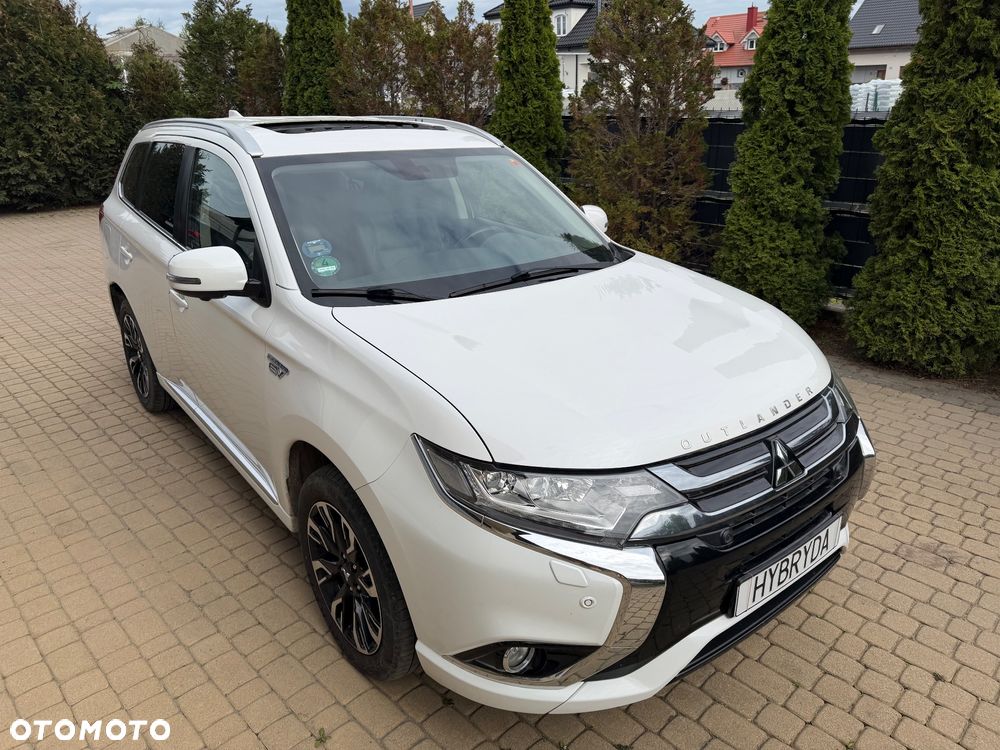 Mitsubishi Outlander Intense + - 2