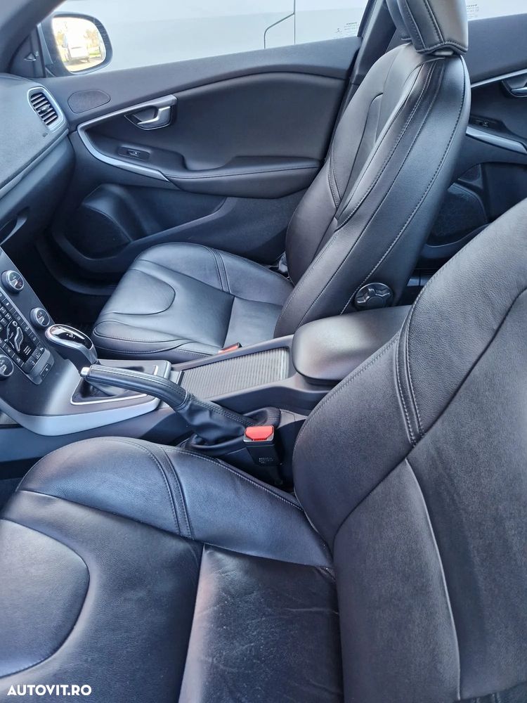 Volvo V40 D2 Aut. Momentum - 3