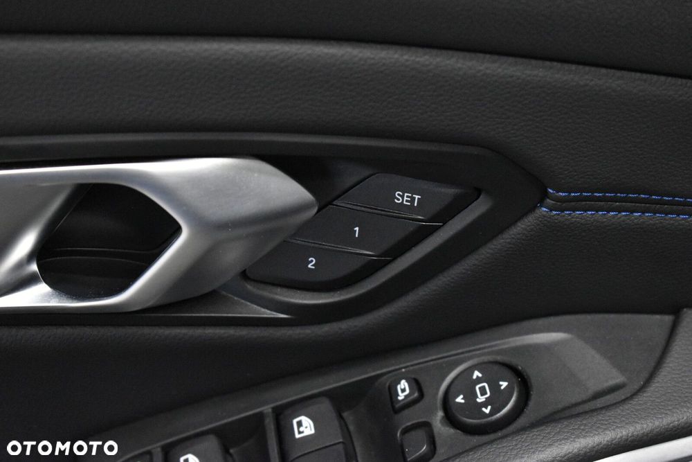 BMW Seria 3 320i M Sport sport - 9