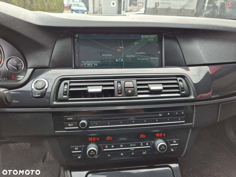 BMW Seria 5 520i - 37