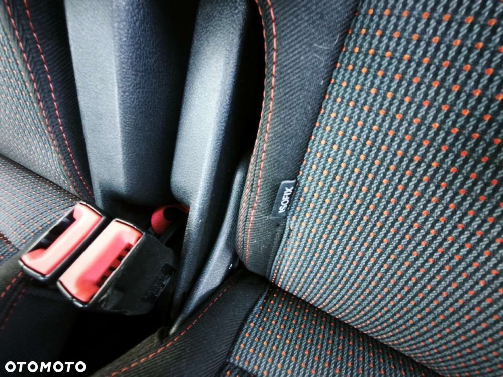 Ford S-Max - 16