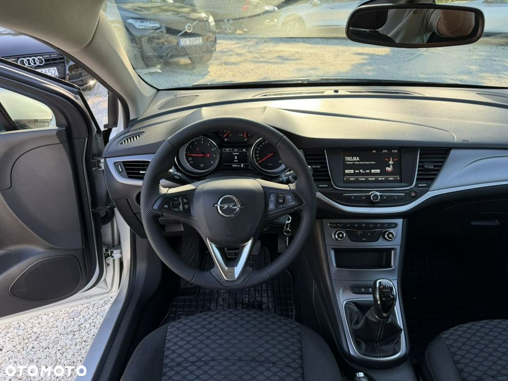 Opel Astra 1.4 T Enjoy S&S - 11