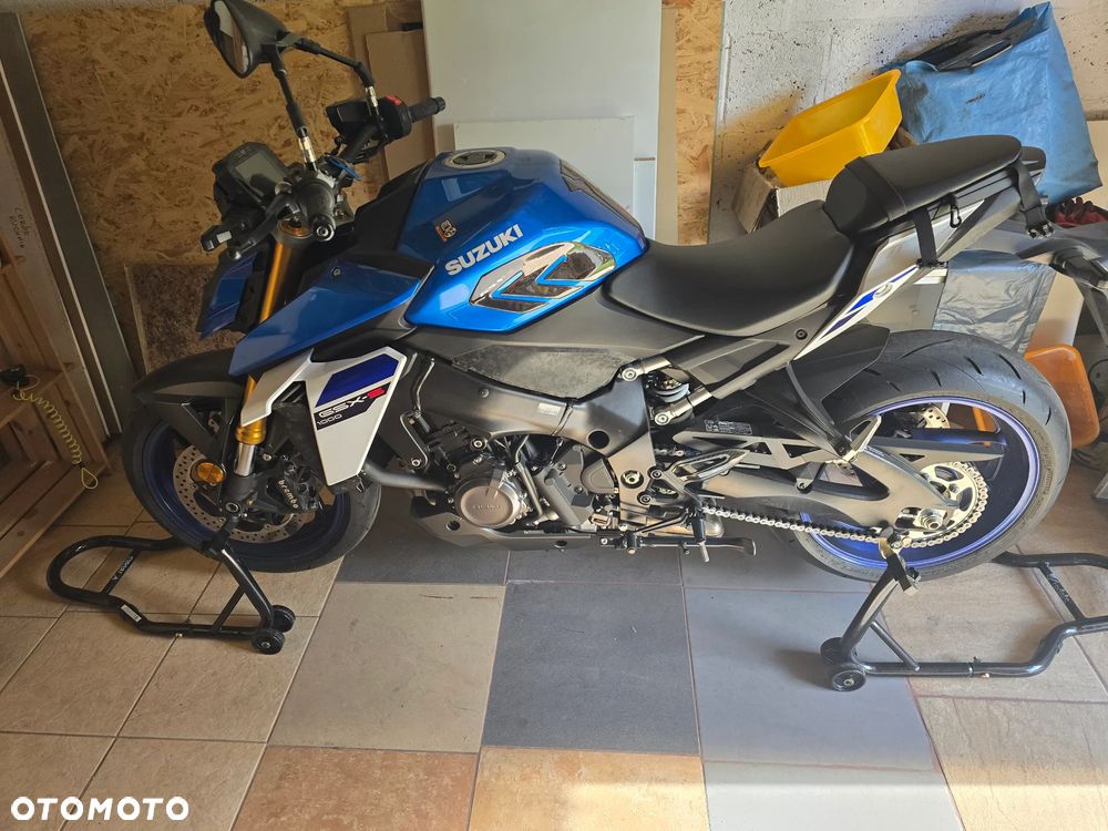 Suzuki GSX 1000 - 6