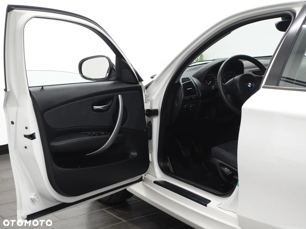 BMW Seria 1 116i - 17