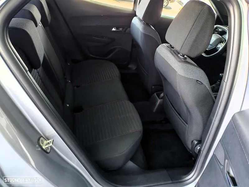 Peugeot 2008 1.2 PureTech Active - 12