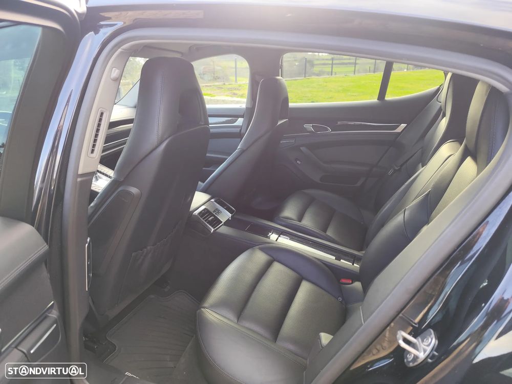 Porsche Panamera - 12