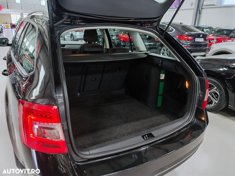 Skoda Octavia 1.6 TDI DSG Style - 28