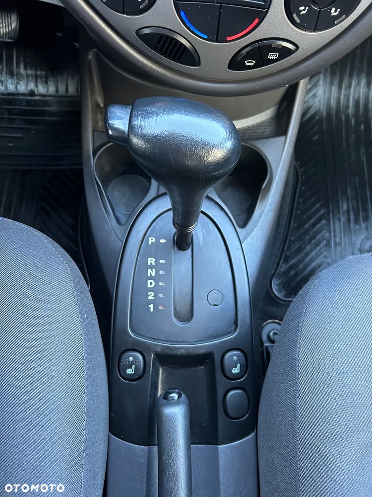 Ford Focus 1.6 Ghia - 12