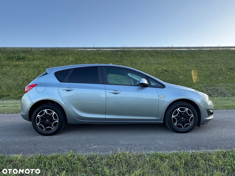 Opel Astra 1.4 Turbo 150 Jahre - 20