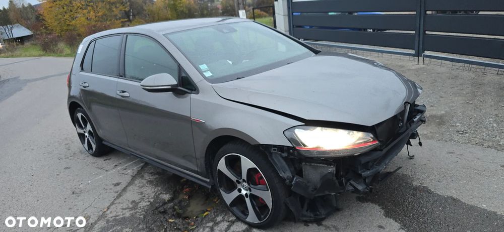 Volkswagen Golf GTI (BlueMotion Technology) DSG - 2