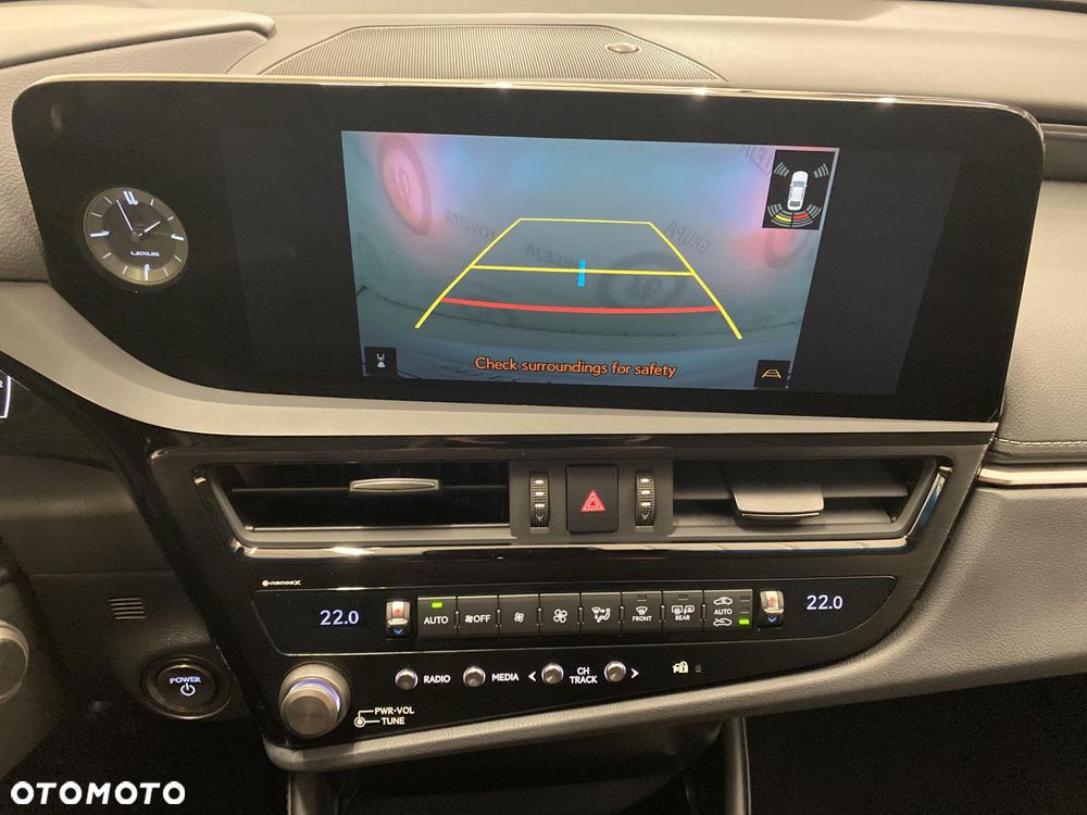 Lexus ES 300h Business Edition - 15