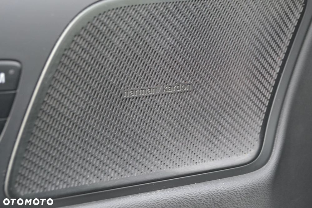 Volvo V60 B3 B R-Design - 29