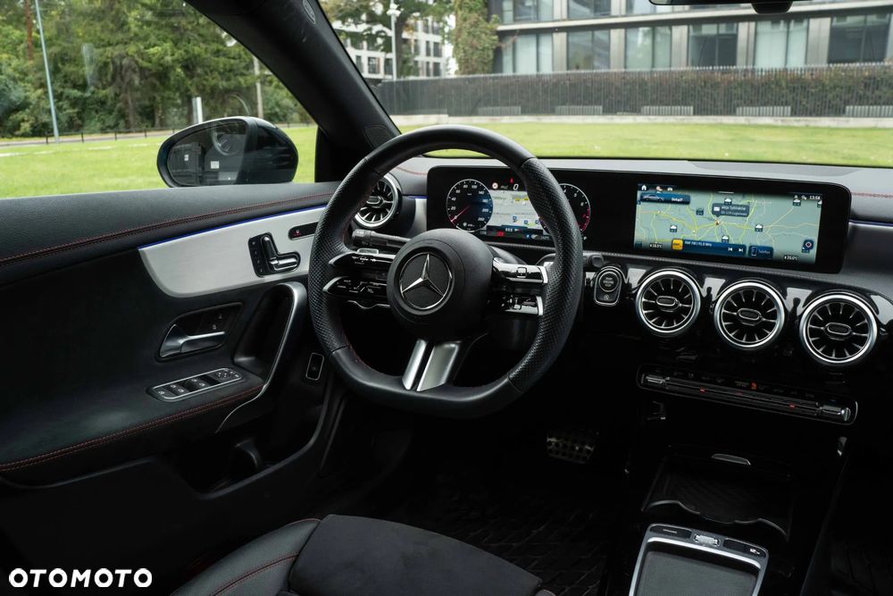 Mercedes-Benz CLA 220 mHEV 4-Matic AMG Line 8G-DCT - 19