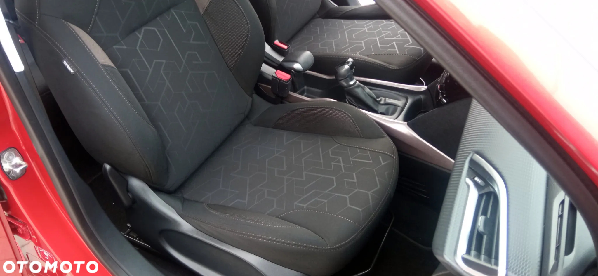 Peugeot 2008 1.2 Pure Tech Style S&S - 17