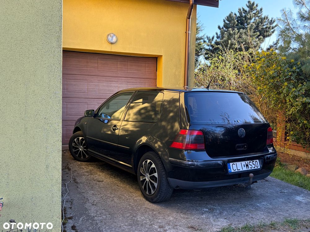 Volkswagen Golf - 6