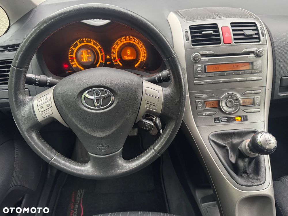 Toyota Auris 1.6 VVT-i Executive - 7