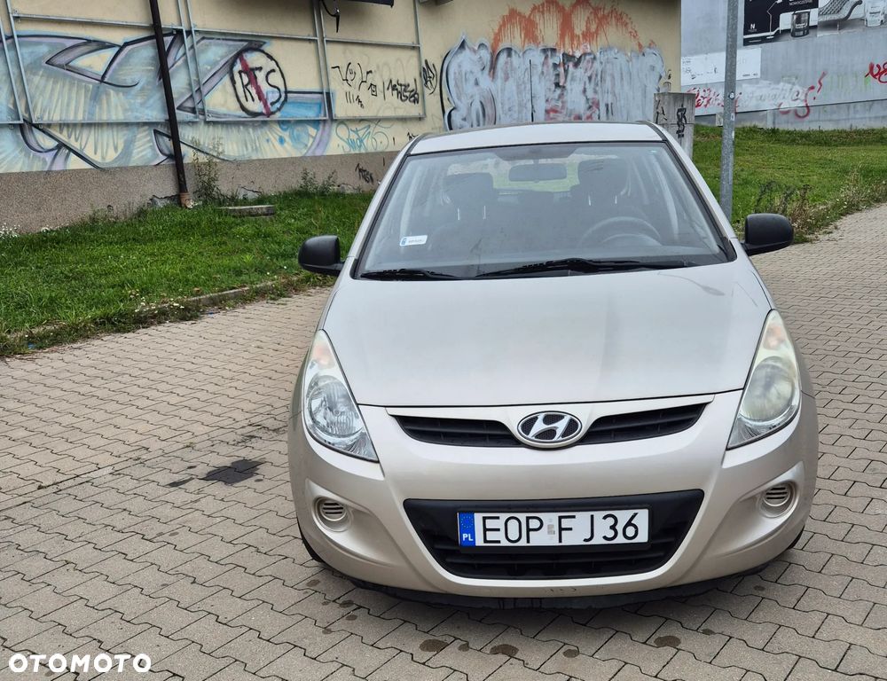Hyundai I20 2010 photo 2