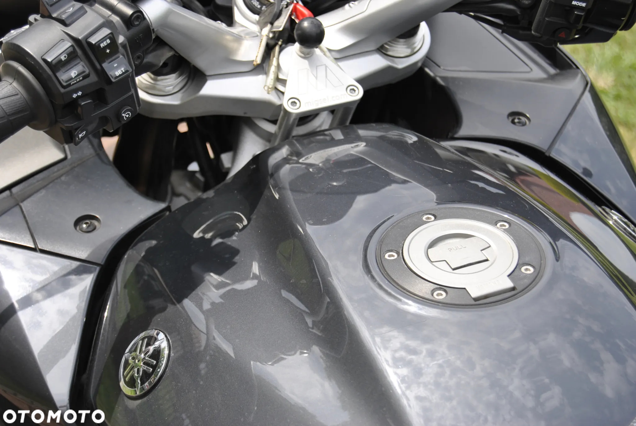 Yamaha FJR - 13