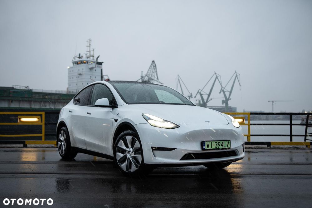 Tesla Model Y - 7