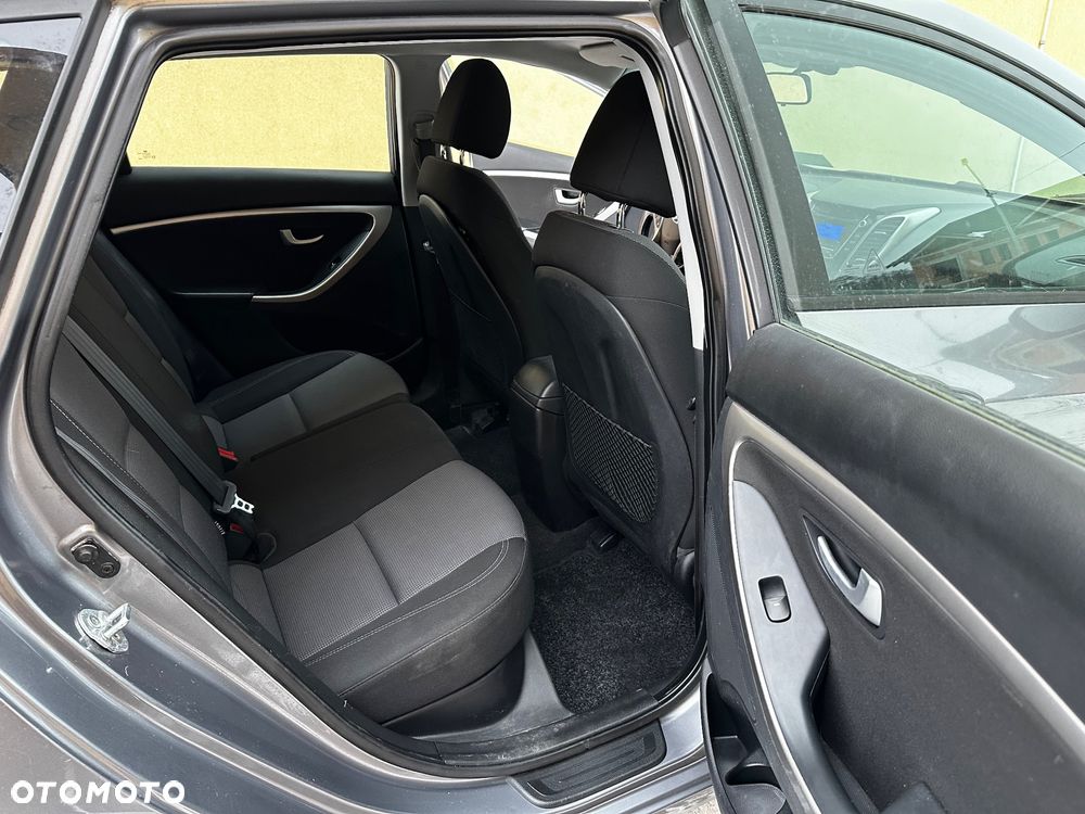 Hyundai i30 blue 1.6 CRDi Classic - 7