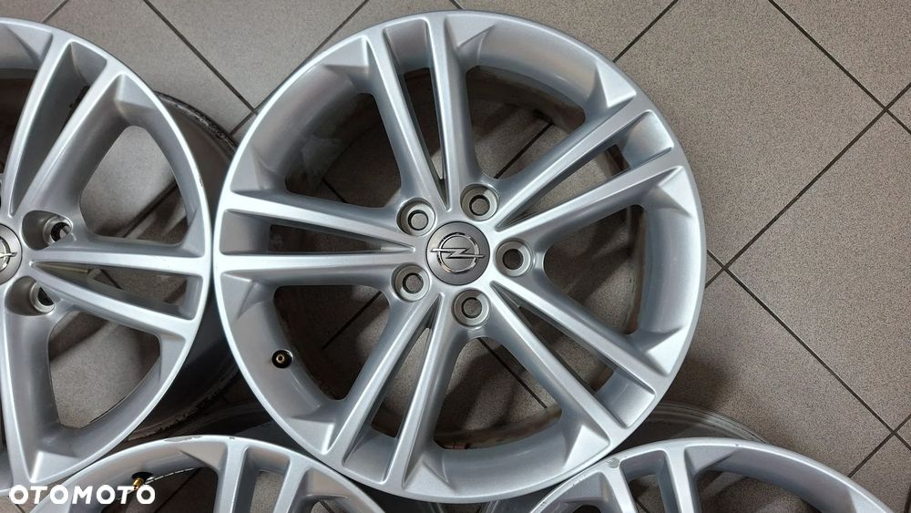 Felgi Aluminiowe 18 Opel Insignia A 5x120 ET 42 - 8