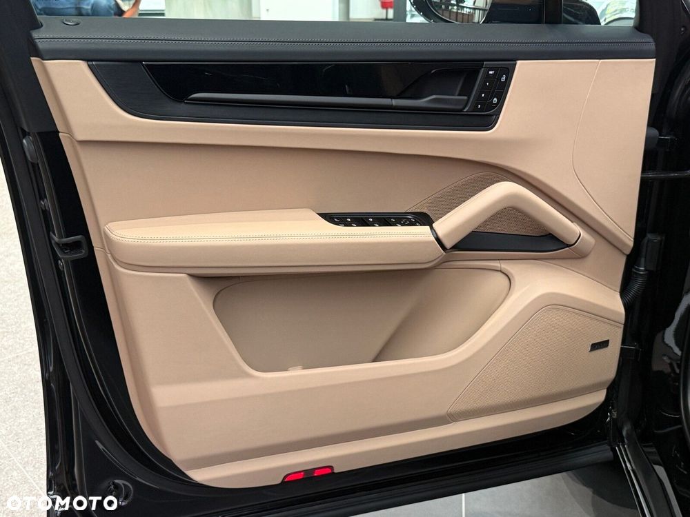 Porsche Cayenne - 19