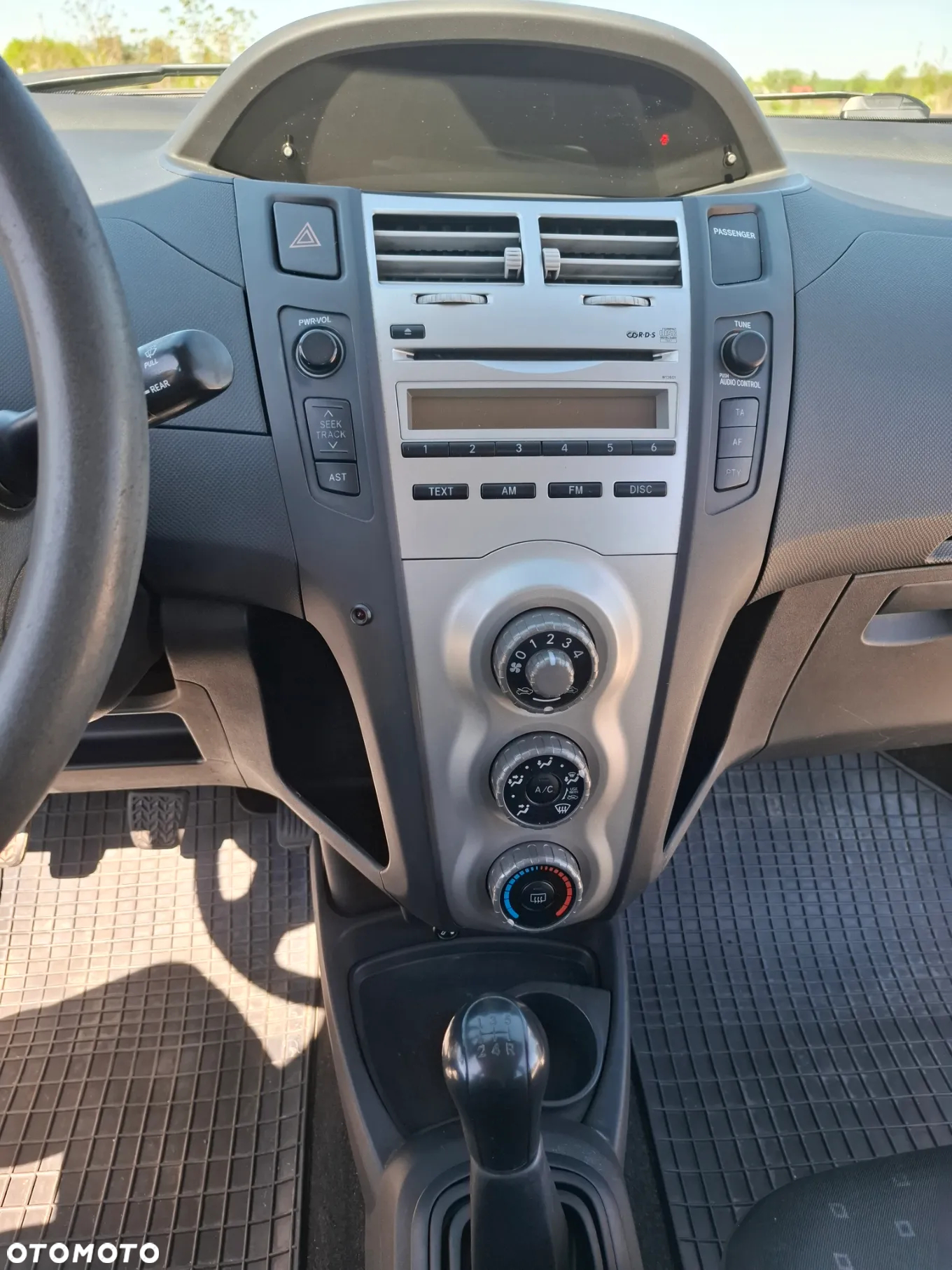 Toyota Yaris 1.0 Luna - 10