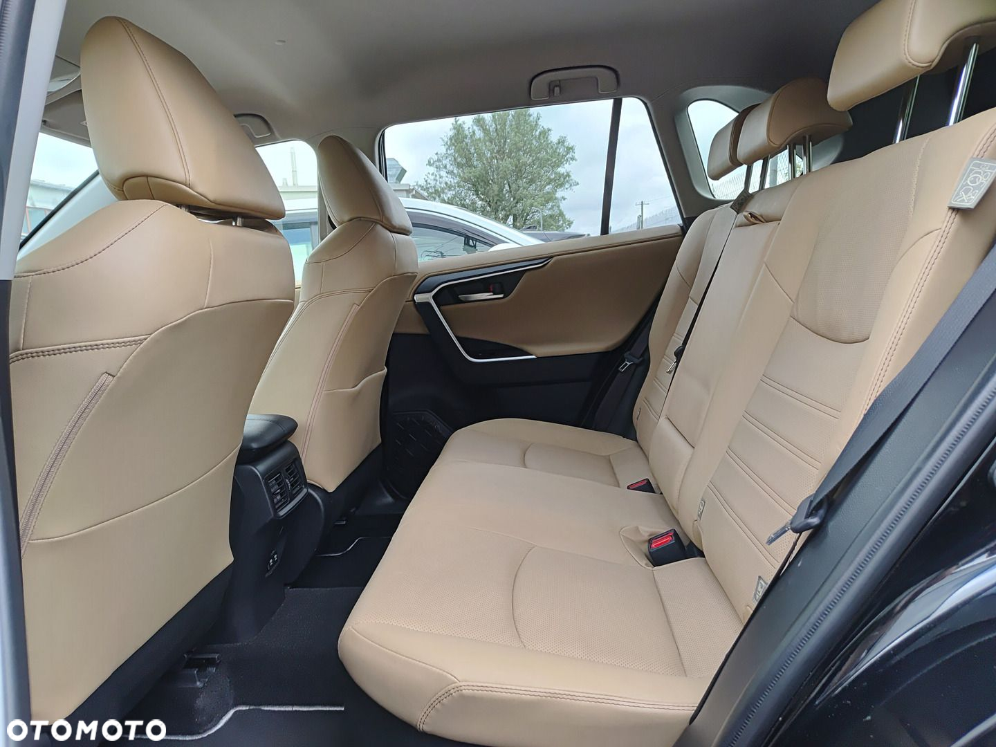 Toyota RAV4 - 10