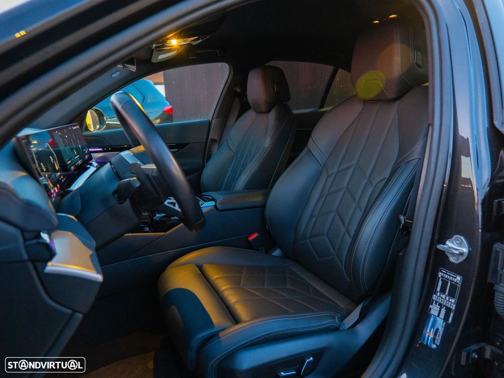 BMW 520 d Pack Desportivo M - 28