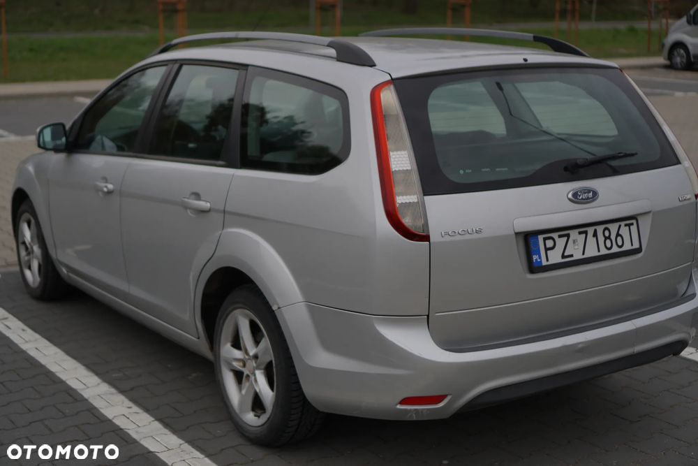 Ford Focus 1.6 TDCi DPF Ambiente - 4