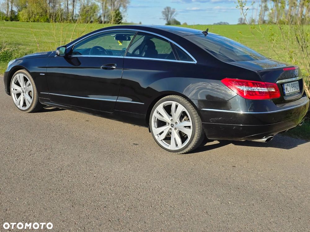 Mercedes-Benz Klasa E 350 CDI DPF BlueEFFICIENCY 7G-TRONIC Avantgarde - 4