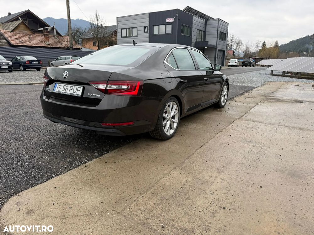 Skoda Superb 2.0 TDI Ambition - 1