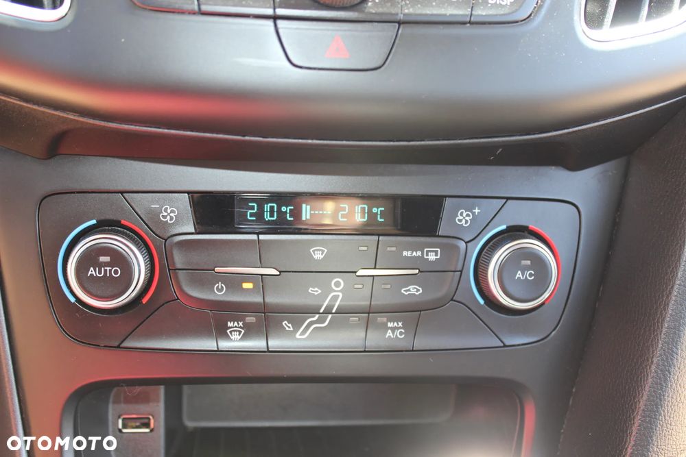 Ford Focus 1.0 EcoBoost Gold X ASS PowerShift - 17