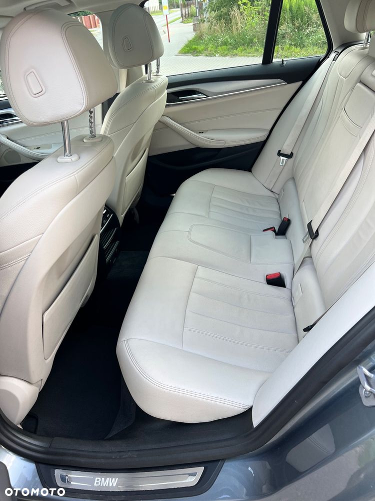 BMW Seria 5 520d Luxury Line - 11