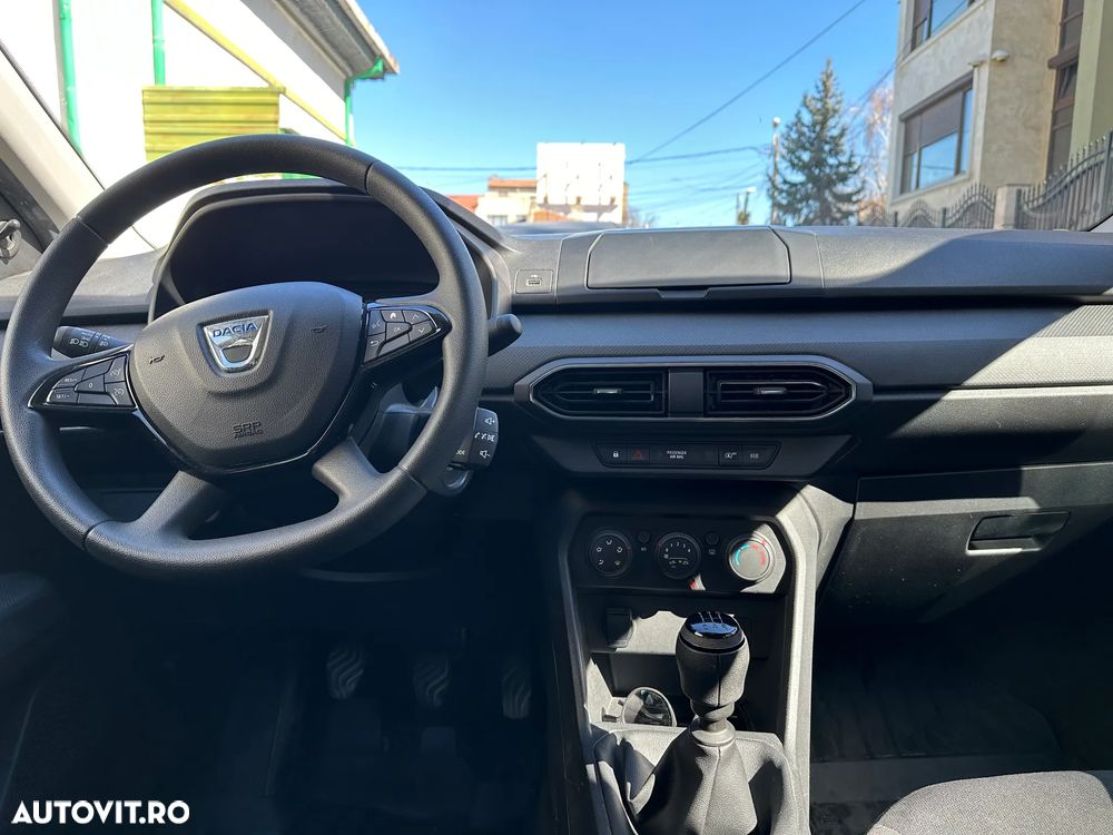 Dacia Logan TCe 90 Essential - 3