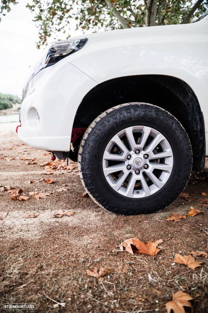 Toyota Land Cruiser Prado - 6