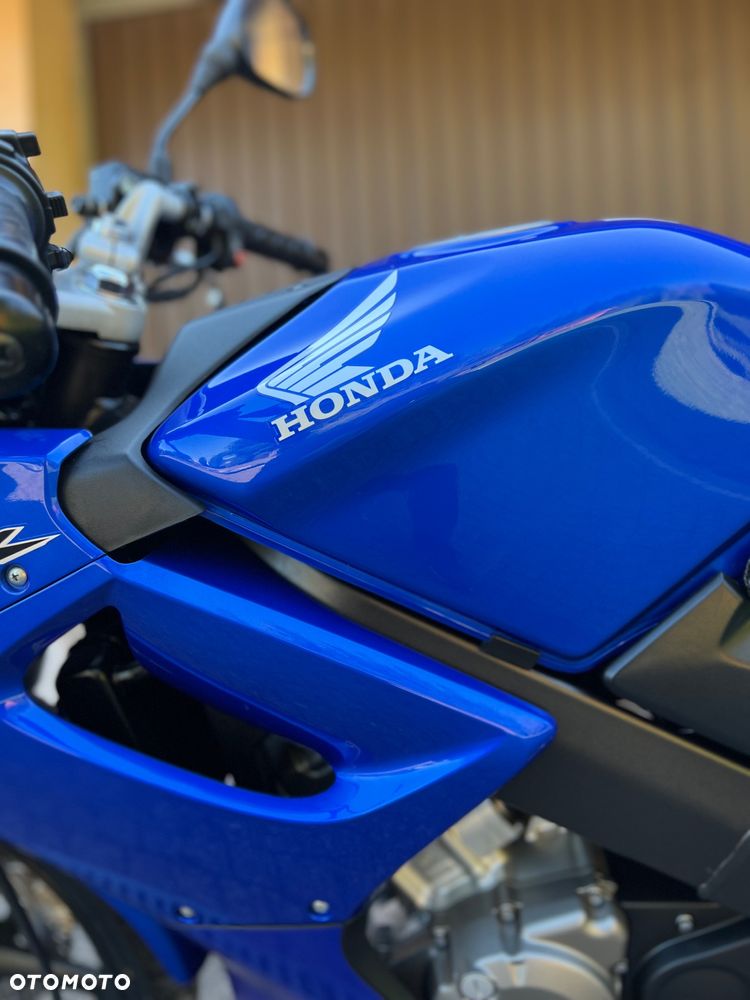 Honda CBR - 24