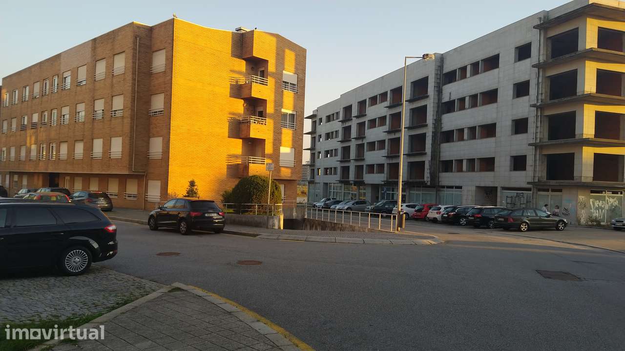 Terreno para Construção c/ 677m² - Ao H. S. João / Metro / Faculdades - Grande imagem: 4/8