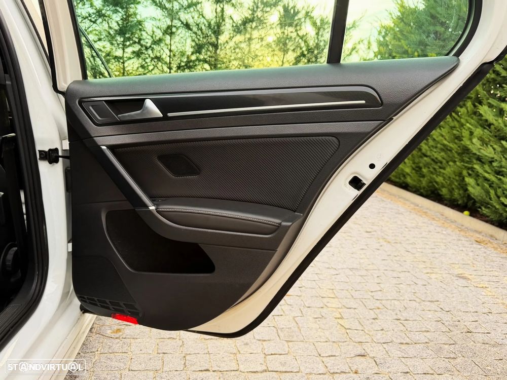 VW Golf R 4Motion BlueMotion DSG - 23